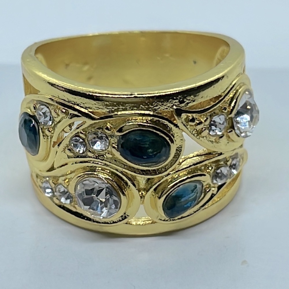 Crystal Tear Drop Pattern Gold Band Ring